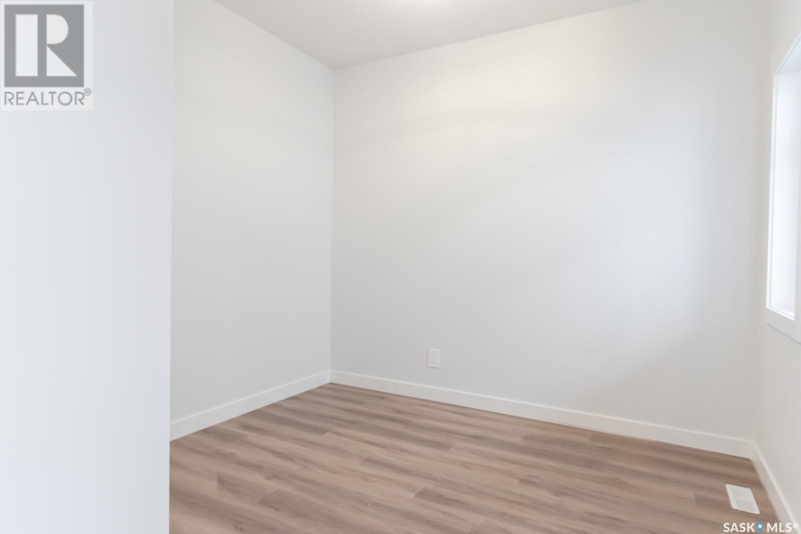 Property at 503 Doran CRESCENT image 5