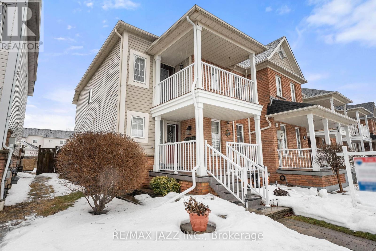 Property at 12 BAYSIDE GATE image 1