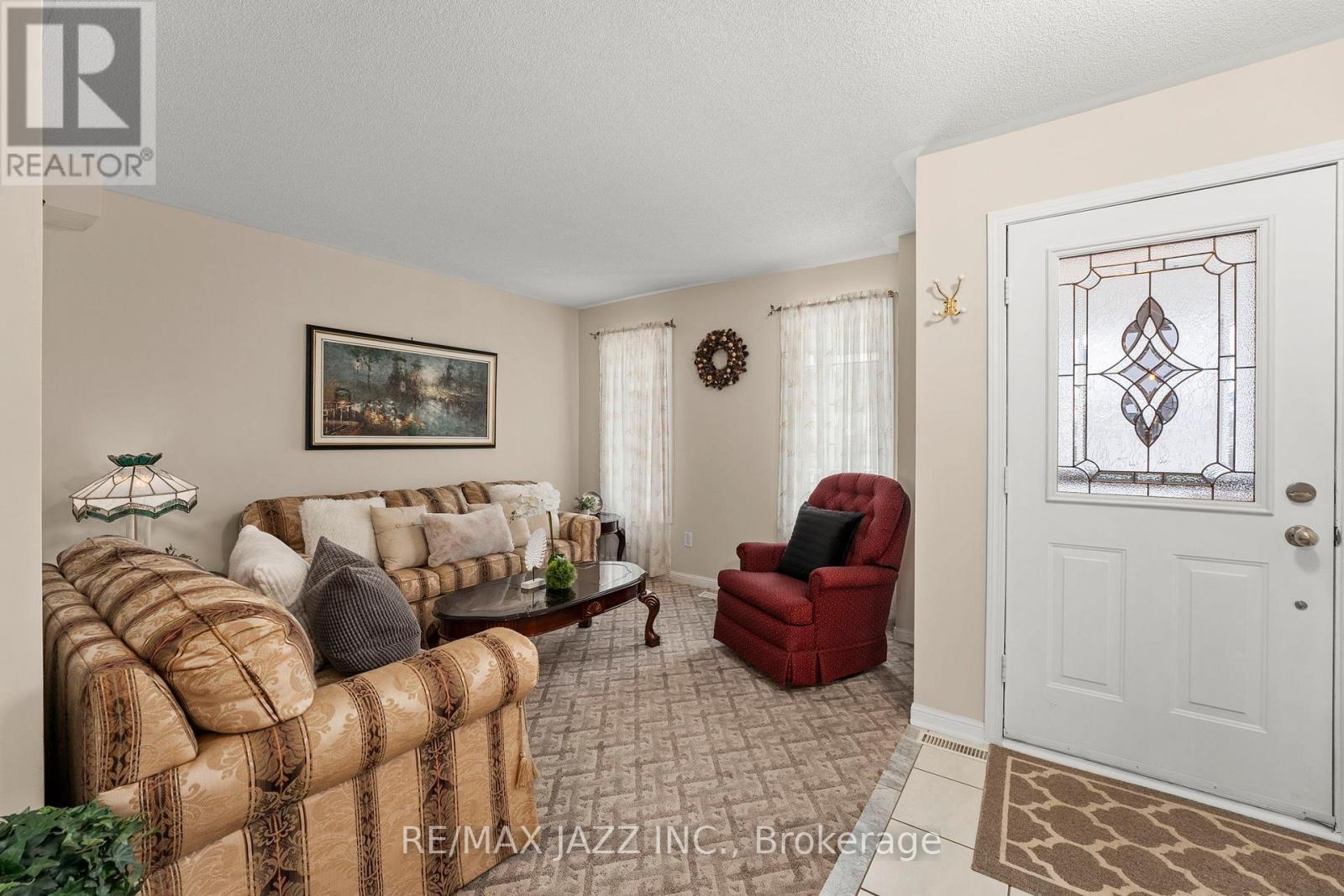 Property at 12 BAYSIDE GATE image 2