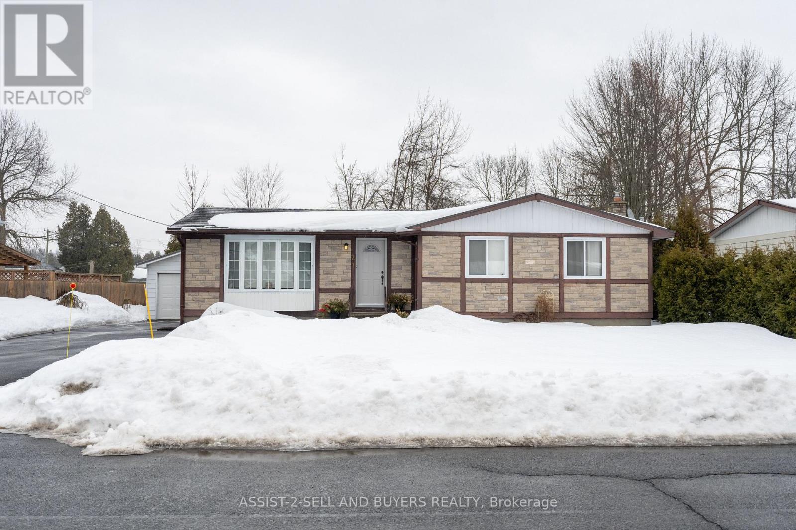 21 Piercy Street, South Stormont, Ontario  L3Z 3E5 - Photo 2 - X12004652