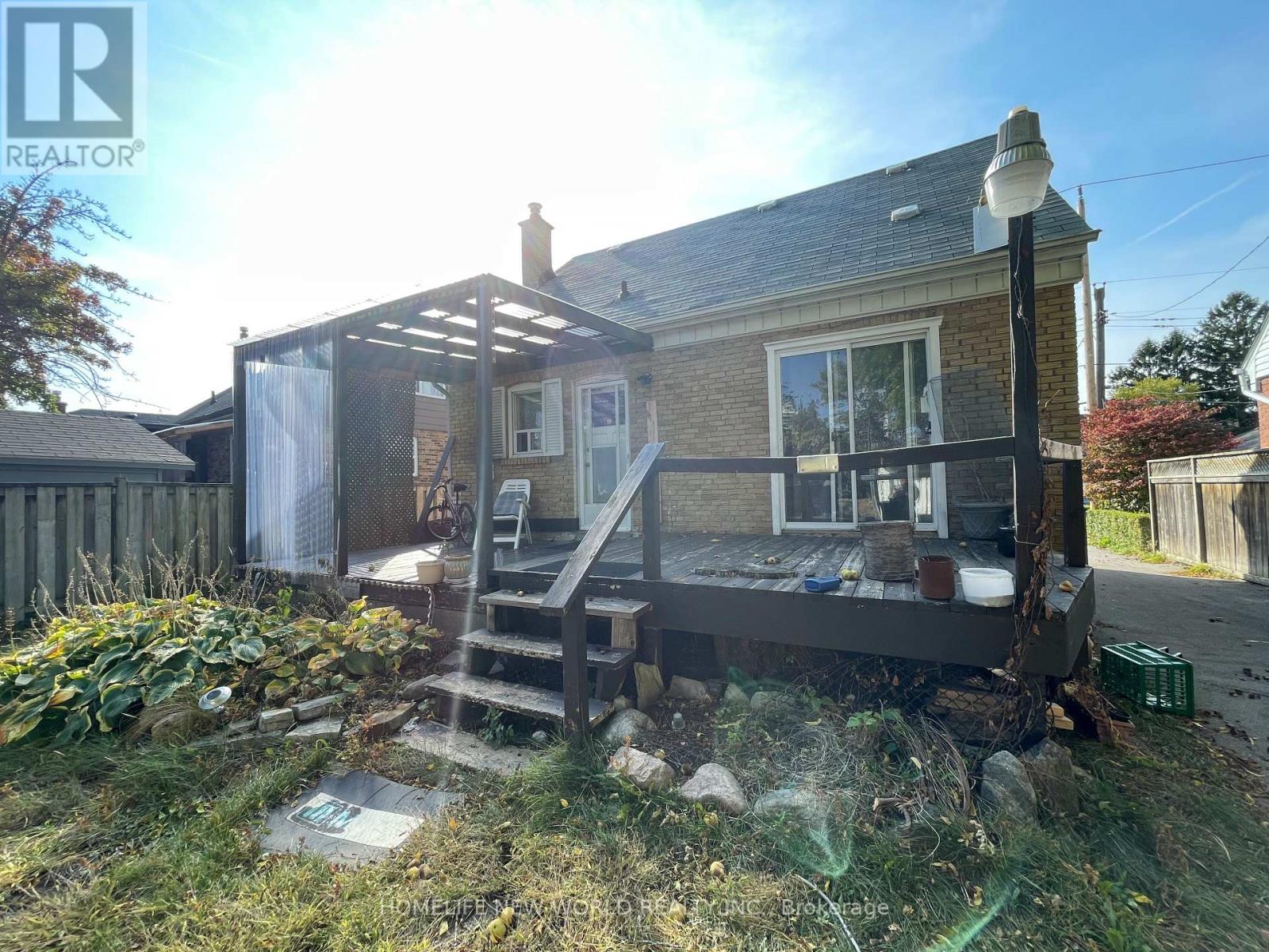 11 Ellington Drive, Toronto (Wexford-Maryvale), Ontario  M1R 3X6 - Photo 2 - E12004736