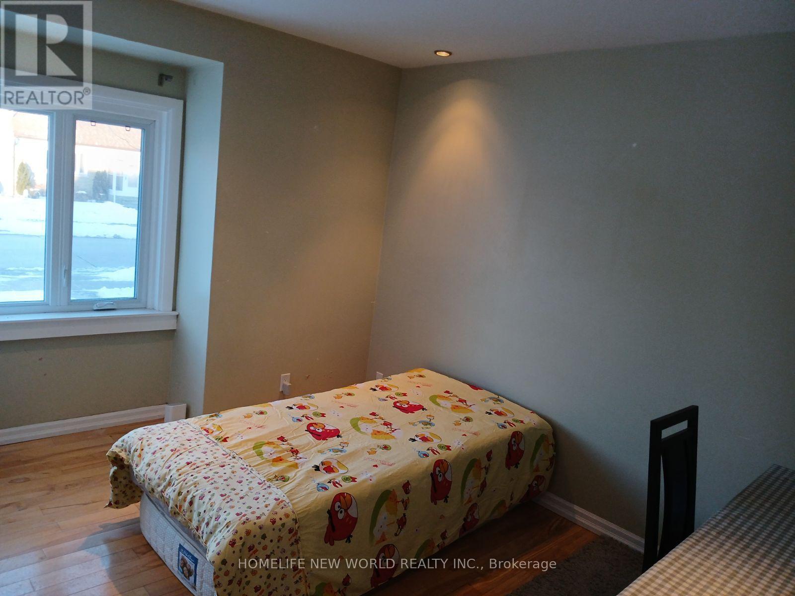 11 Ellington Drive, Toronto (Wexford-Maryvale), Ontario  M1R 3X6 - Photo 4 - E12004736