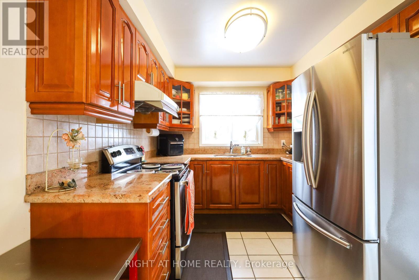 31 Stargell Crescent, Markham, Ontario  L3P 4J7 - Photo 12 - N12004656