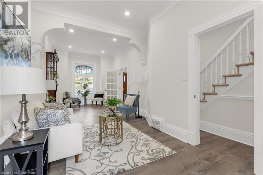 Property at 16 MURRAY Street E image 3