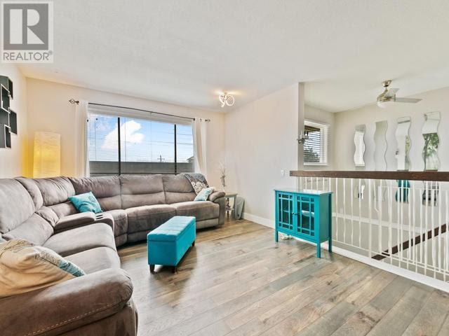 6242 Kootenay Street, Oliver, British Columbia  V0H 1T0 - Photo 6 - 10337135
