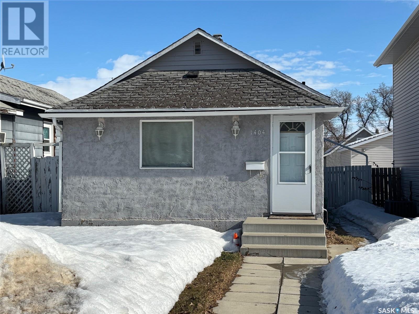 1404 6th Avenue N, Saskatoon, Saskatchewan  S7K 2T8 - Photo 2 - SK998230