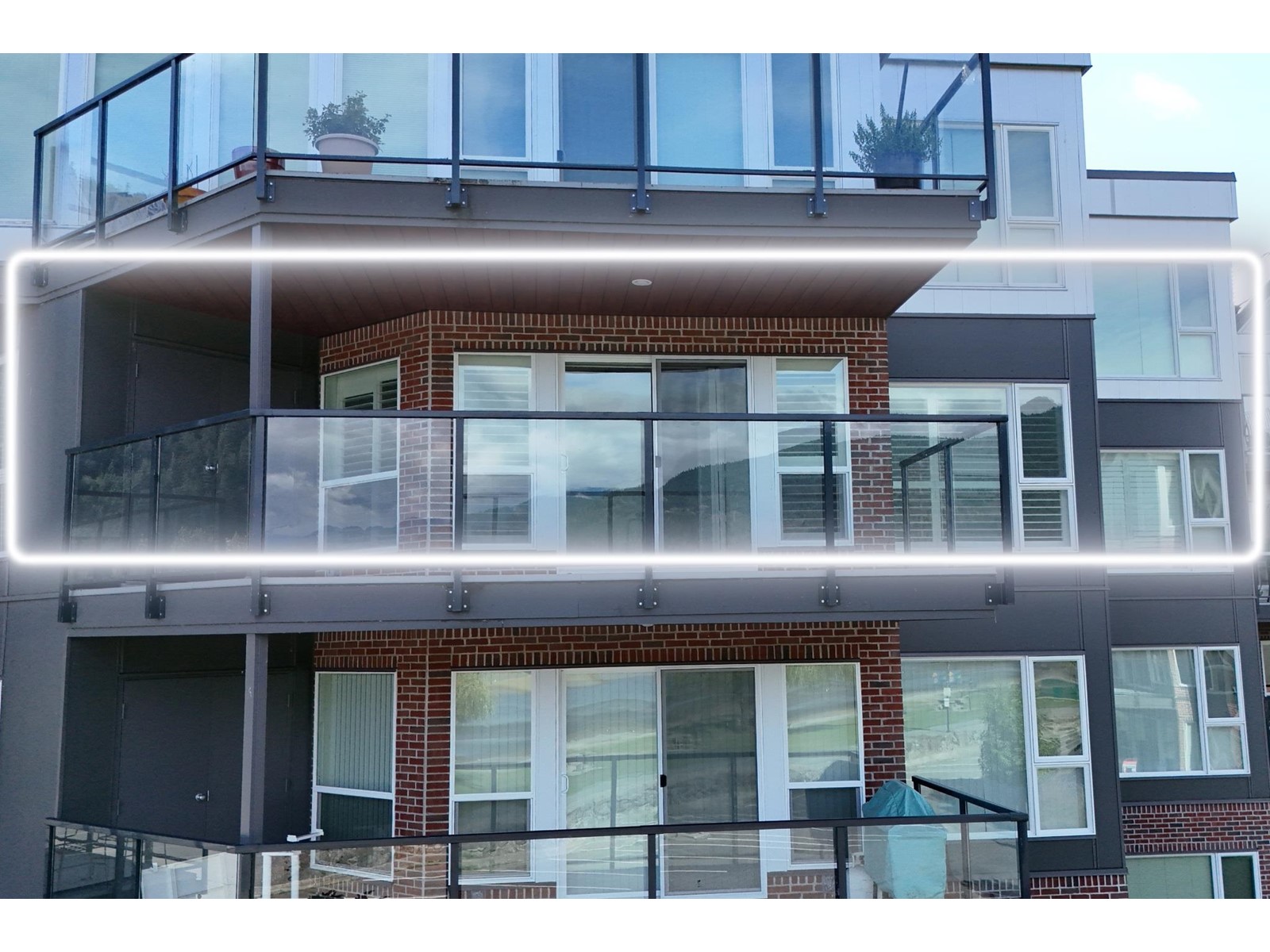 320 378 ESPLANADE AVENUE|Harrison Hot Springs, harrison hot springs, British Columbia V0M1A3