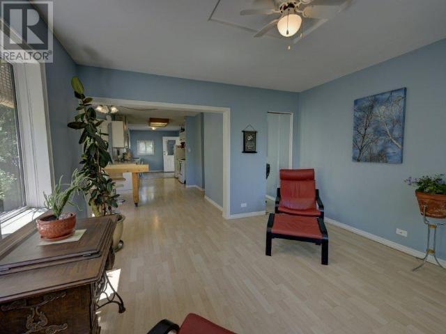 Property at 6476 KOOTENAY Street image 2