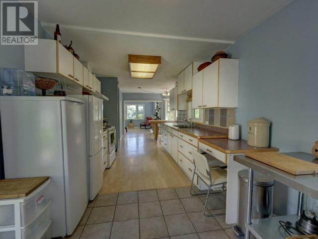 Property at 6476 KOOTENAY Street image 3