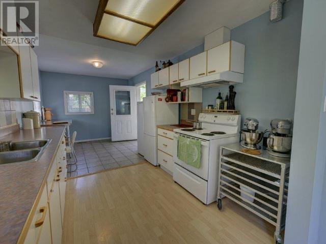 Property at 6476 KOOTENAY Street image 5