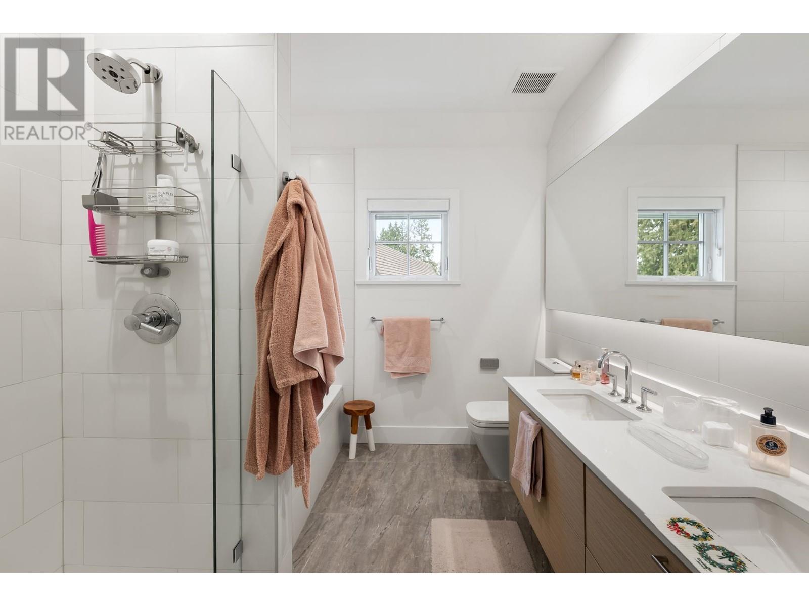 15 1133 Ridgewood Drive, North Vancouver, British Columbia  V7R 0A5 - Photo 34 - R2974458