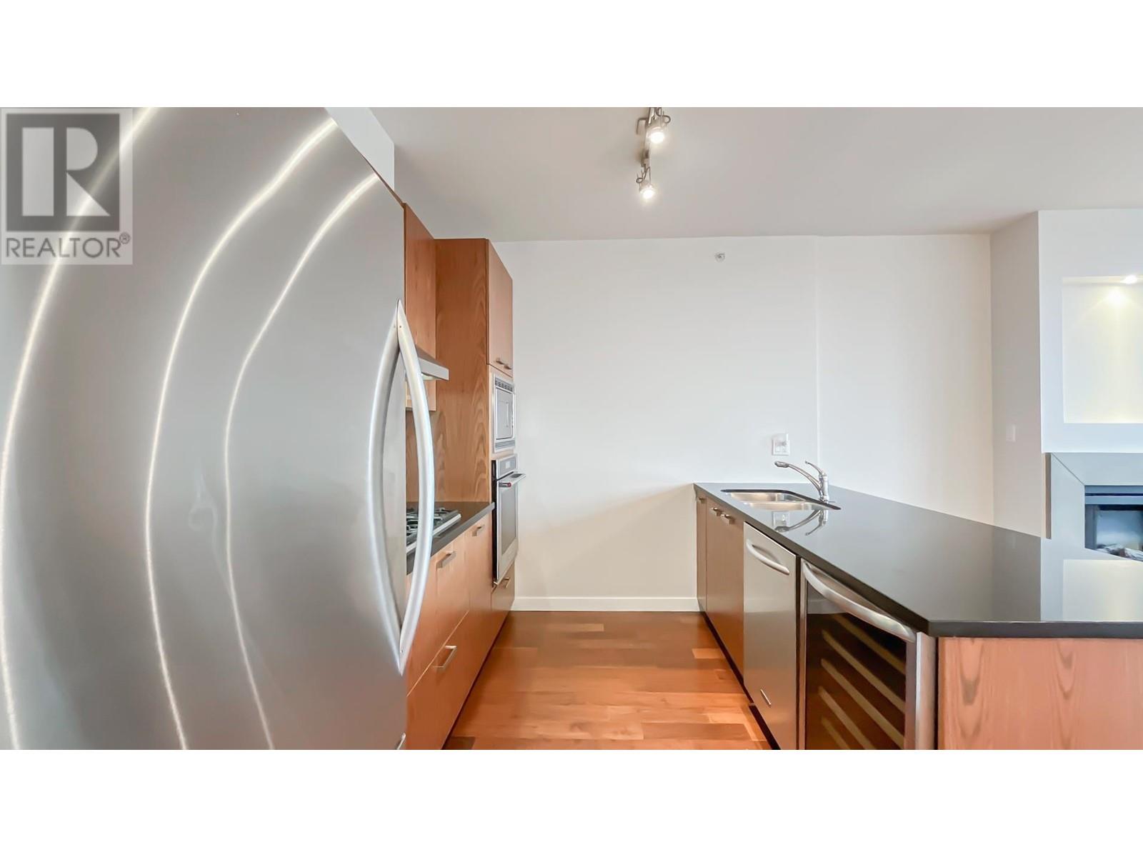 Listing Picture 6 of 22 : 611 3228 TUPPER STREET, Vancouver / 溫哥華 - 魯藝地產 Yvonne Lu Group - MLS Medallion Club Member