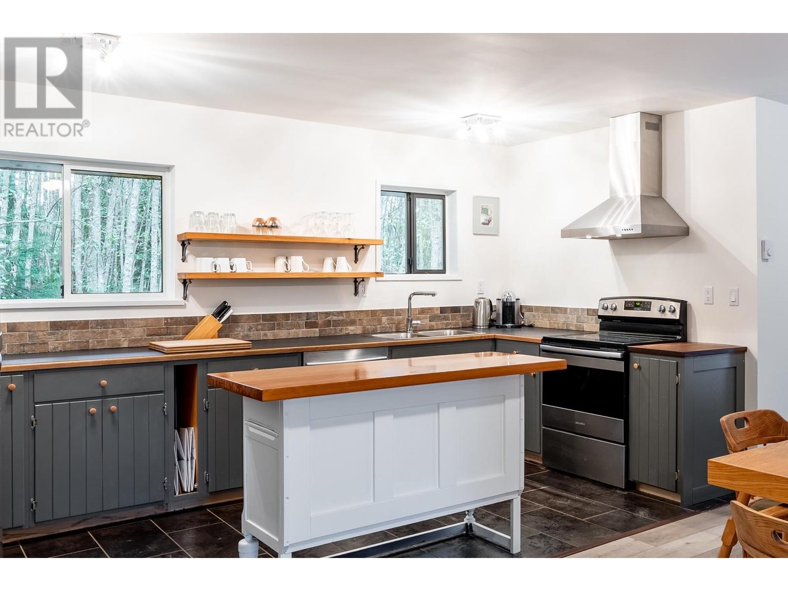 943/937 Stewart Road, Gibsons, British Columbia  V0N 1V7 - Photo 21 - R2974502