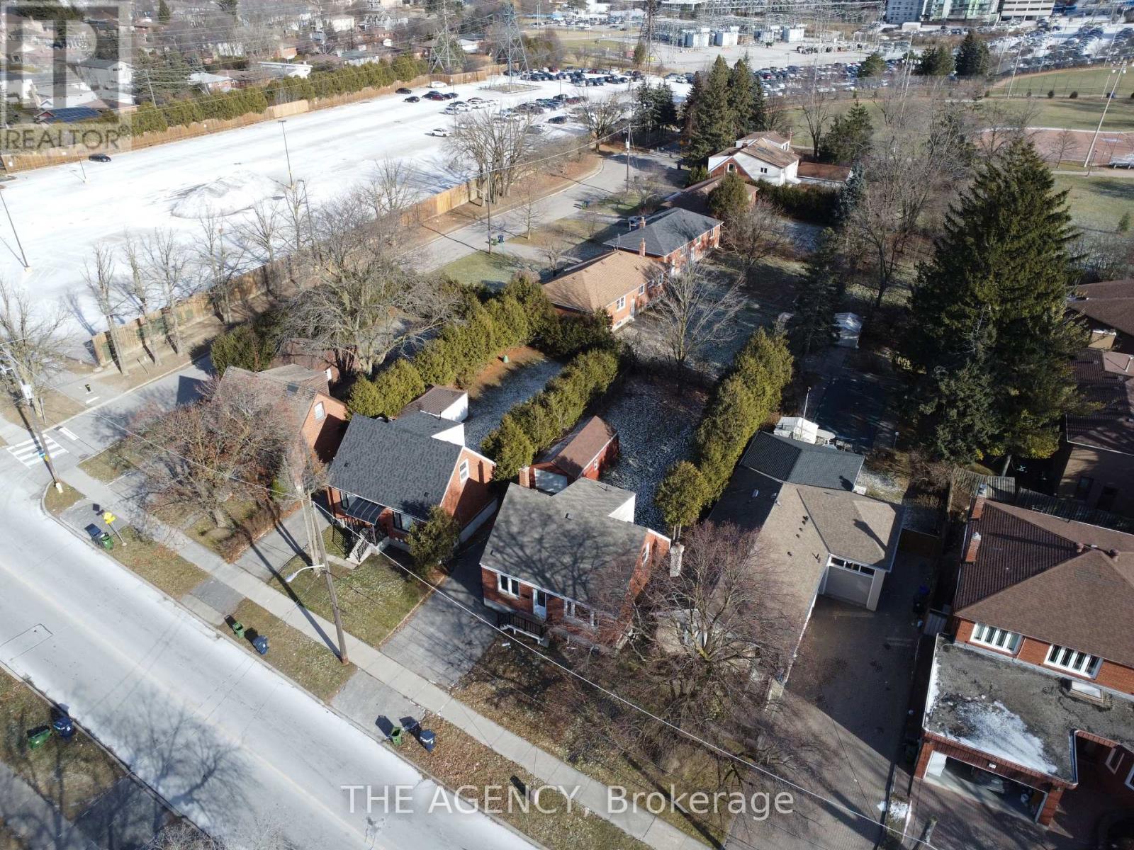 79 Talbot Road, Toronto (Newtonbrook West), Ontario  M2M 1S1 - Photo 8 - C12004775