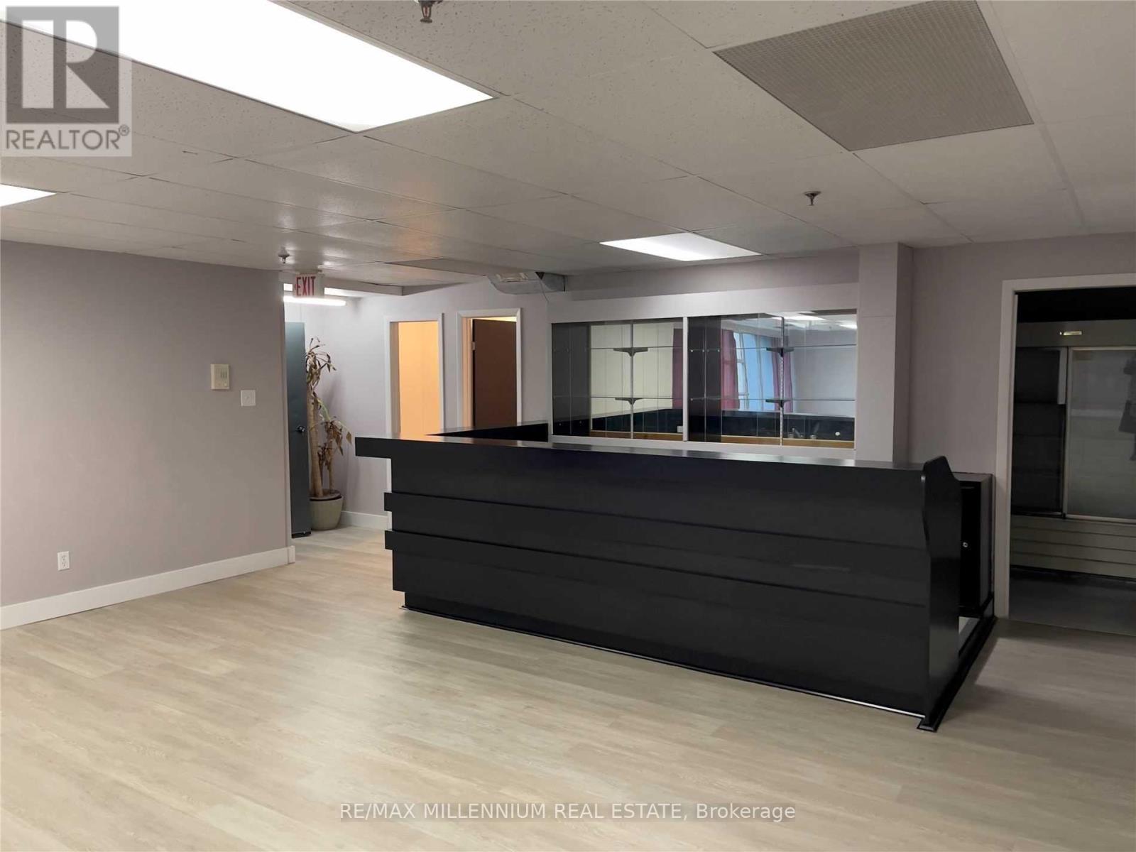 22 - 130 Industry Street, Toronto, Ontario  M6M 5G3 - Photo 2 - W12004764