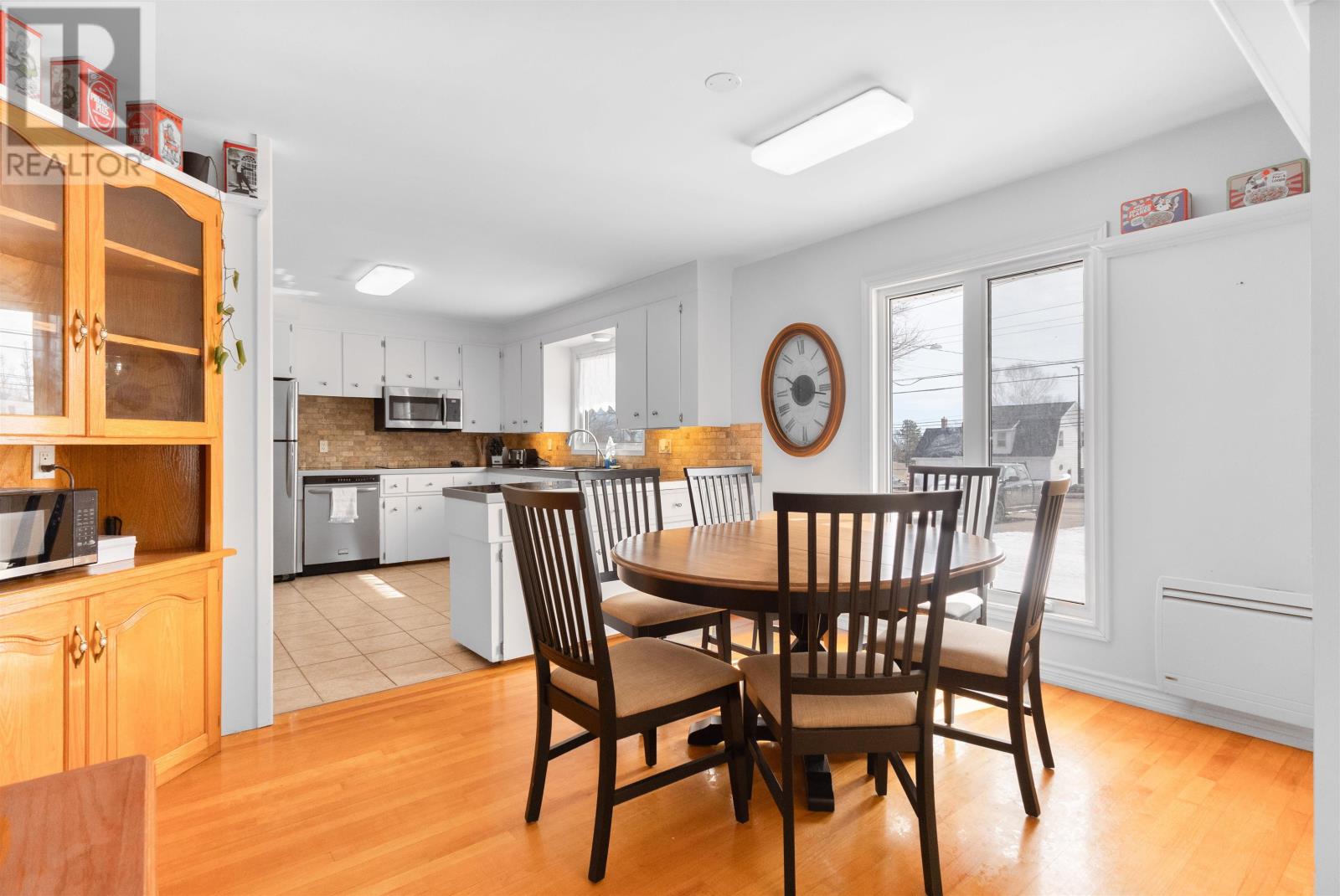 Property at 812 Main St. image 5