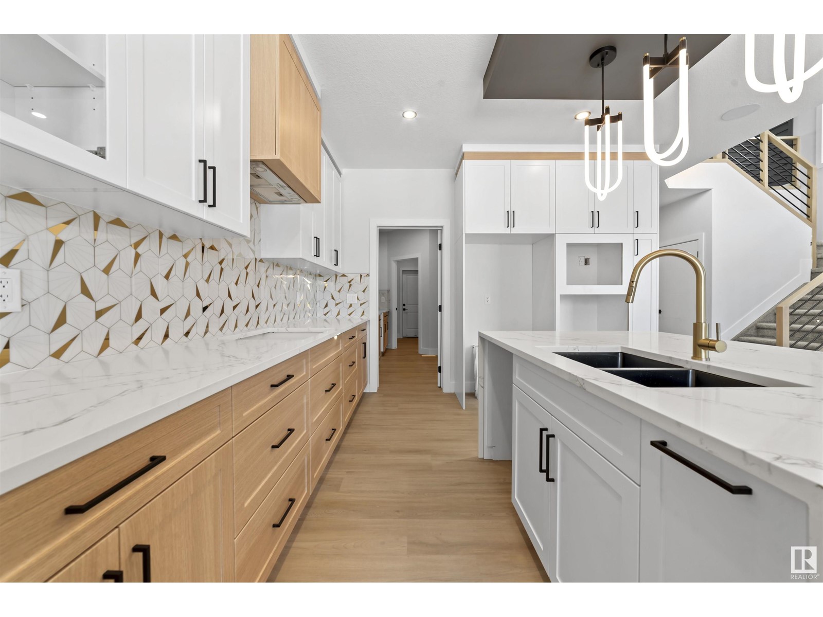 Property at 194 CAVANAGH COMMON SW image 3