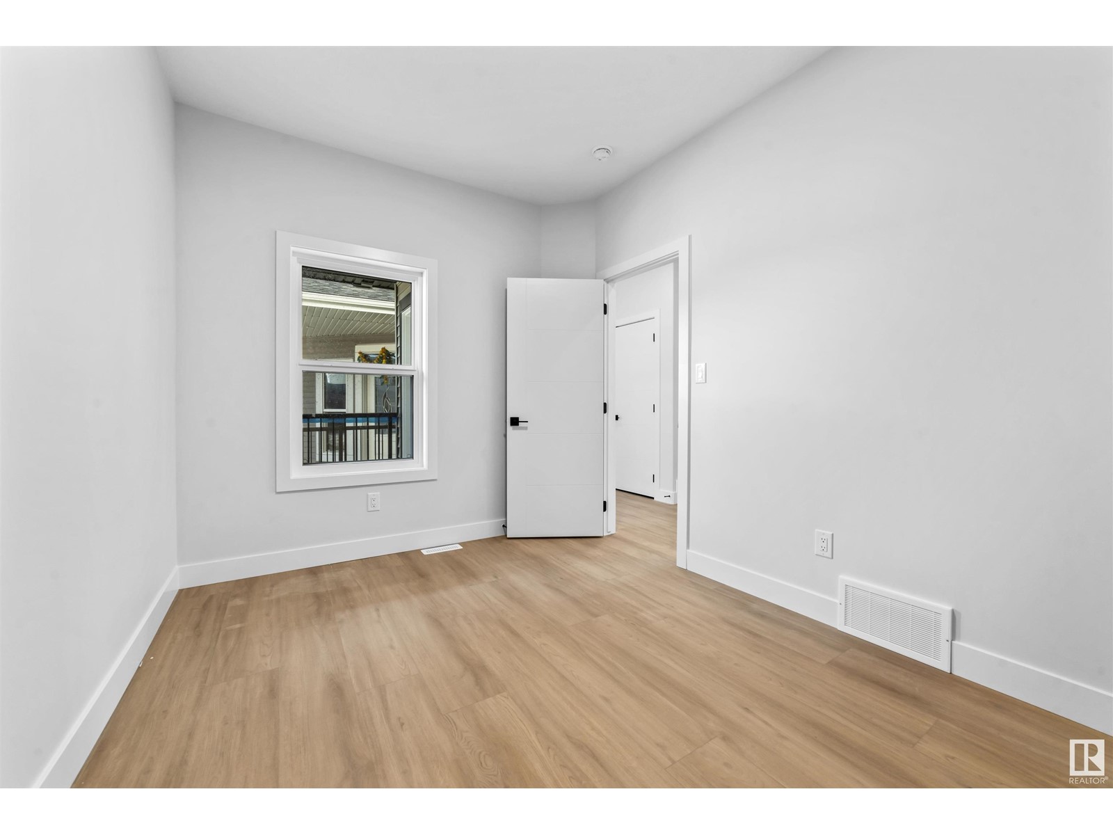 194 Cavanagh Common Sw, Edmonton, Alberta  T6W 4H4 - Photo 11 - E4424275