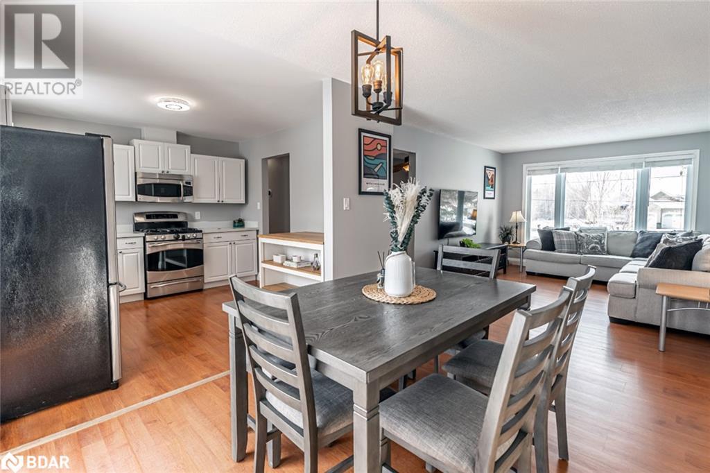 403 Penetanguishene Road, Oro-Medonte, Ontario  L4M 0H1 - Photo 6 - 40704223
