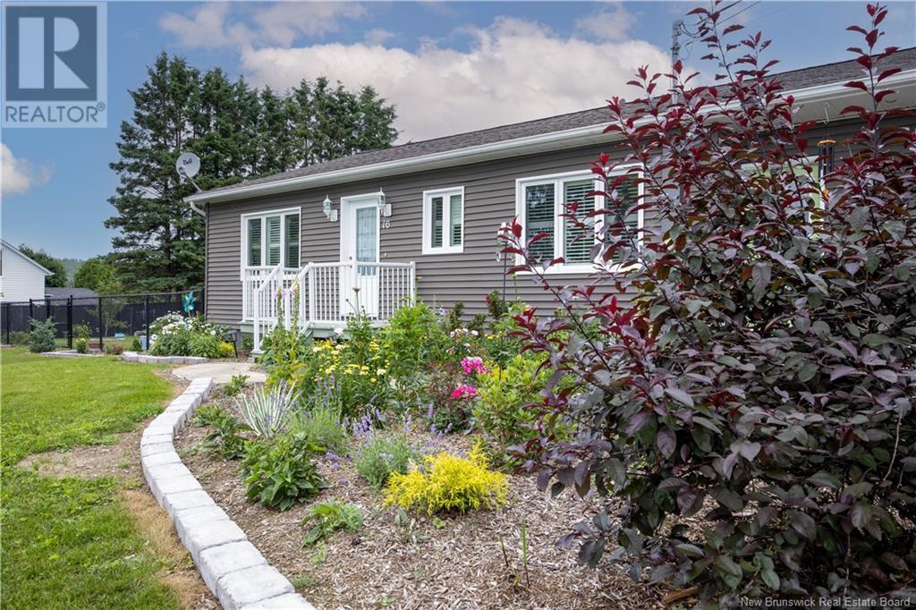 16 Beaulieu Street, Grand-Sault/grand Falls, New Brunswick  E3Y 1C9 - Photo 2 - NB113557