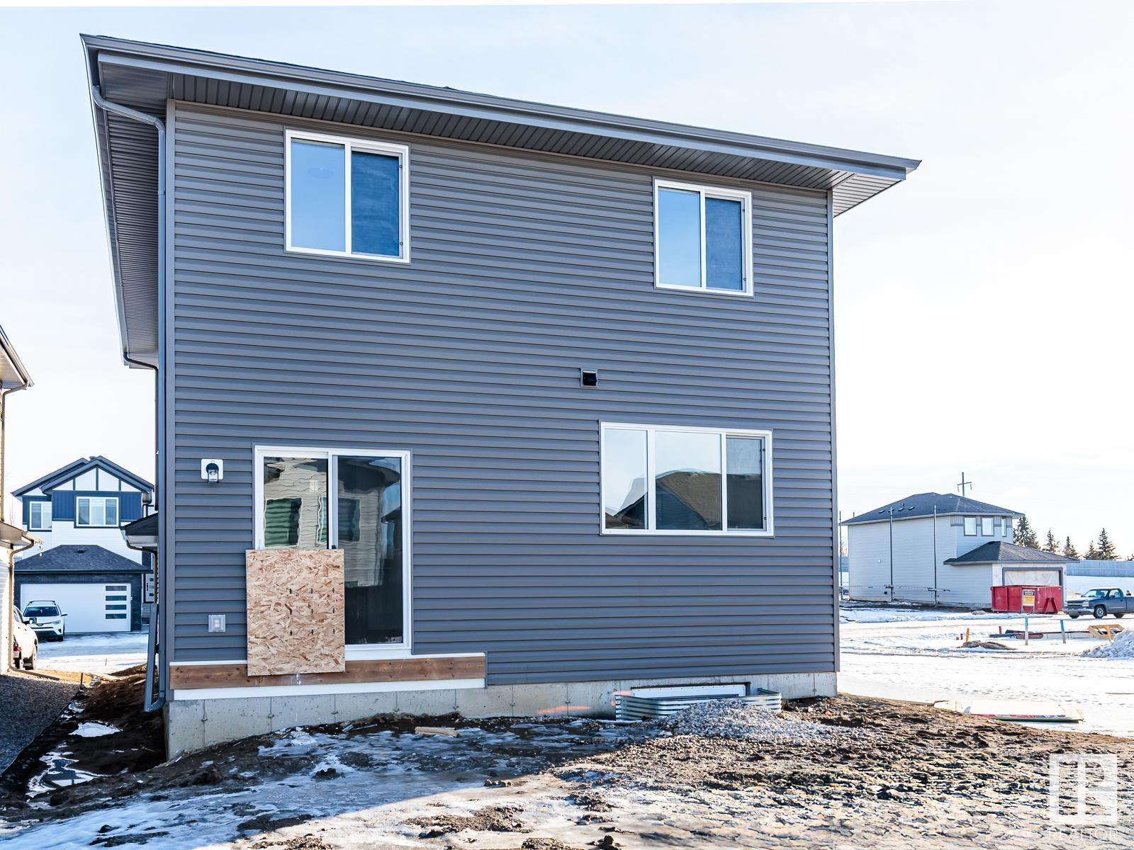 Property at 74 SILVERSTONE DR image 2