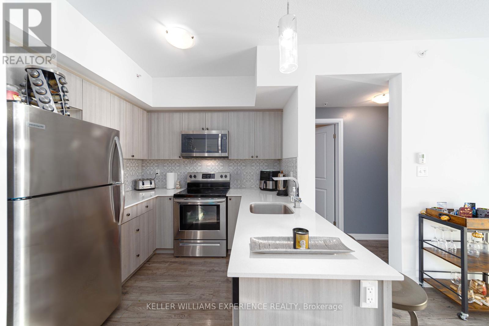 Property at 308 - 295 CUNDLES ROAD E image 4