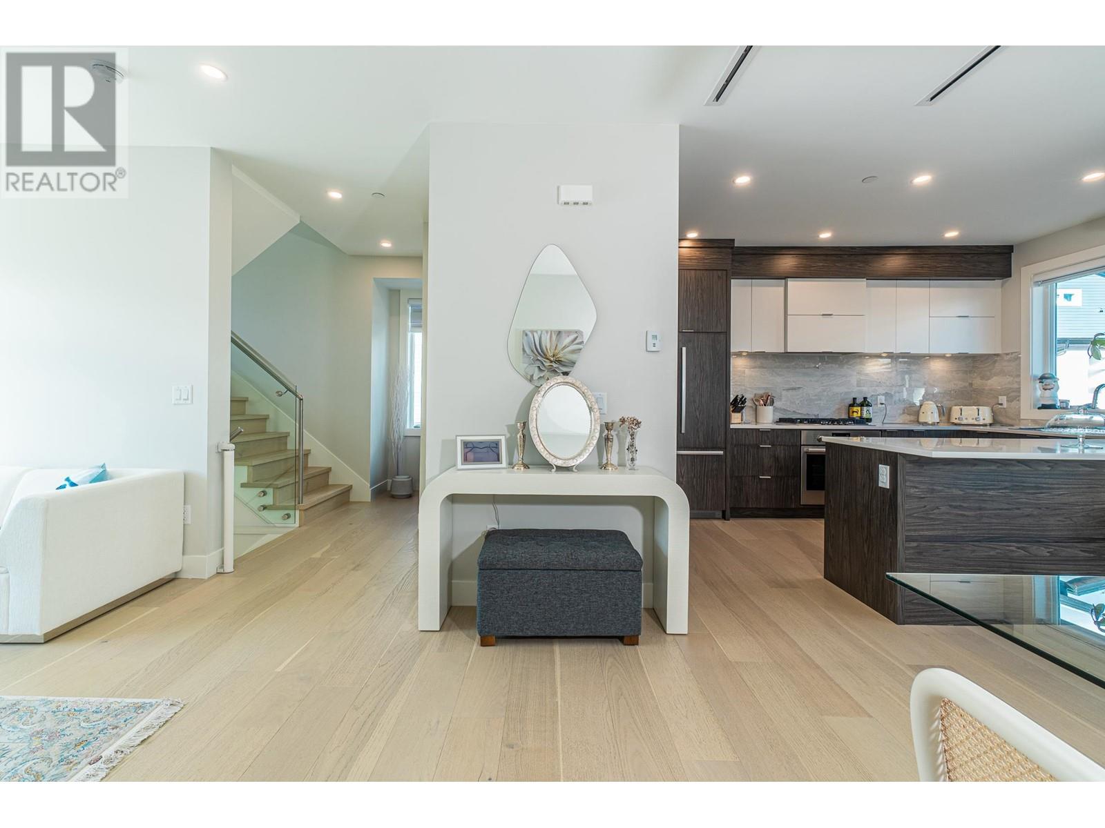 8 933 Premier Street, North Vancouver, British Columbia  V7J 0E4 - Photo 9 - R2974275
