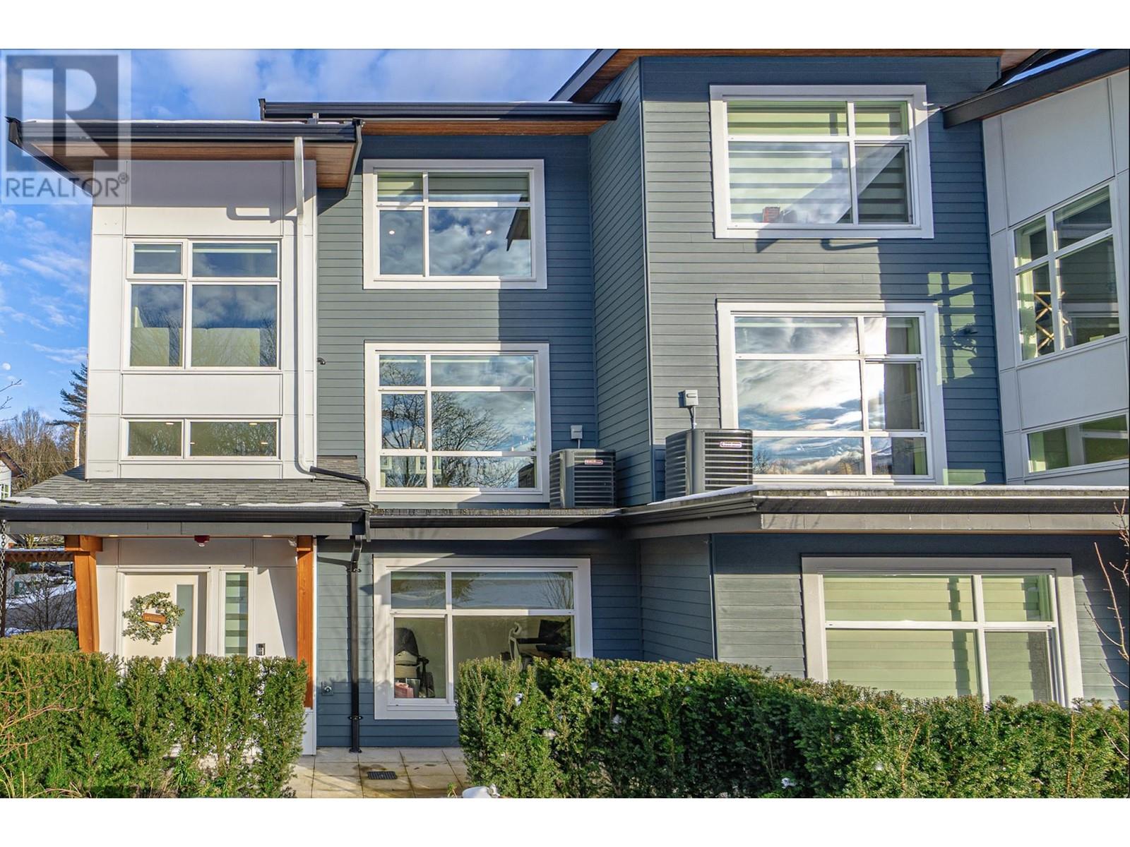 8 933 Premier Street, North Vancouver, British Columbia  V7J 0E4 - Photo 2 - R2974275