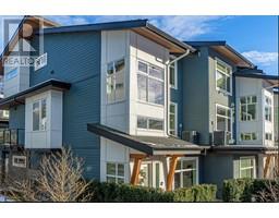 8 933 PREMIER STREET, North Vancouver, British Columbia