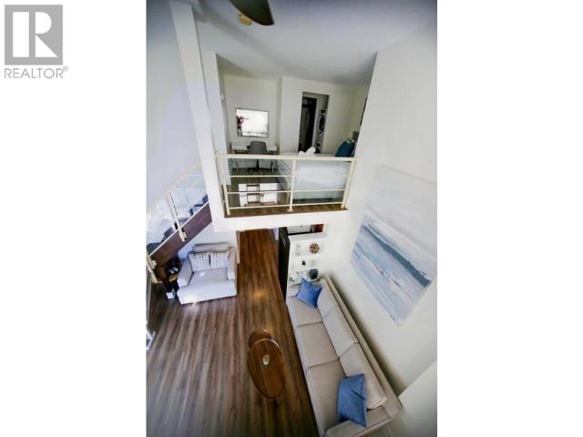 Listing Picture 11 of 21 : 502 933 SEYMOUR STREET, Vancouver / 溫哥華 - 魯藝地產 Yvonne Lu Group - MLS Medallion Club Member