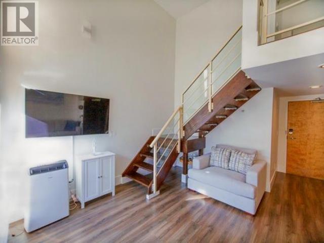 Listing Picture 4 of 21 : 502 933 SEYMOUR STREET, Vancouver / 溫哥華 - 魯藝地產 Yvonne Lu Group - MLS Medallion Club Member