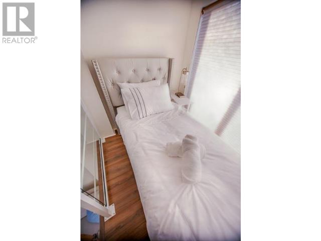 Listing Picture 9 of 21 : 502 933 SEYMOUR STREET, Vancouver / 溫哥華 - 魯藝地產 Yvonne Lu Group - MLS Medallion Club Member