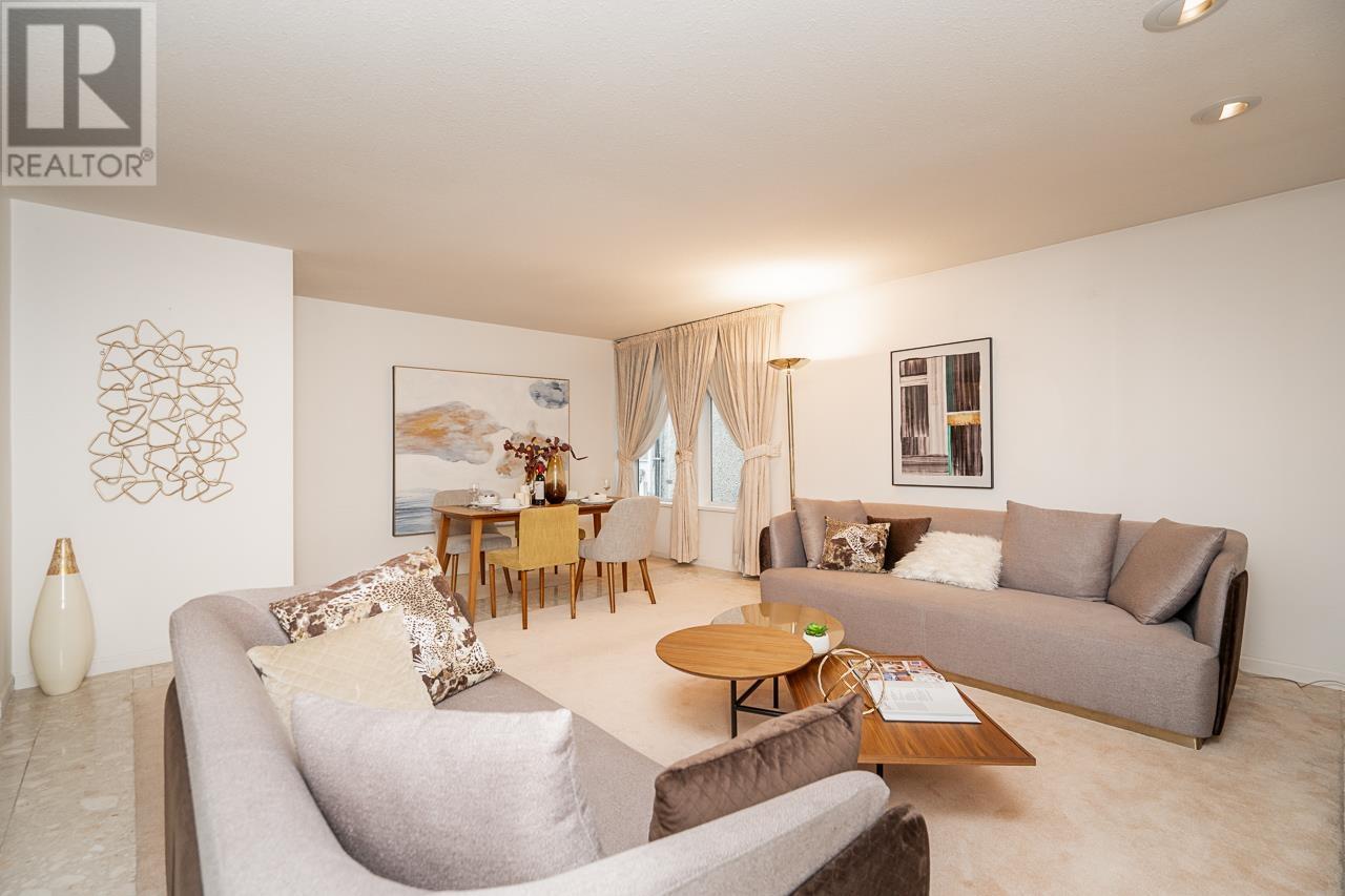 Listing Picture 7 of 38 : 825 W 23RD AVENUE, Vancouver / 溫哥華 - 魯藝地產 Yvonne Lu Group - MLS Medallion Club Member