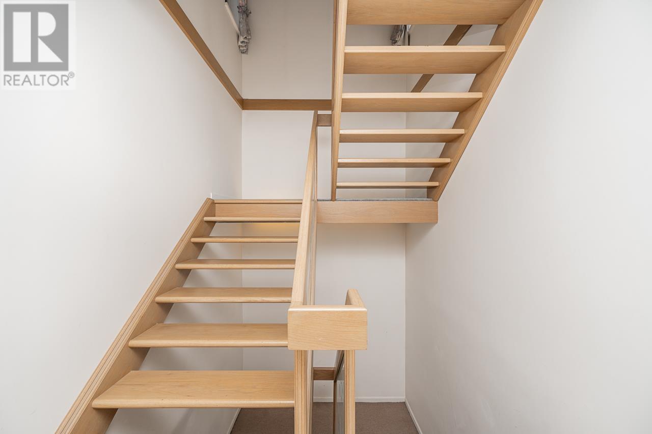 Listing Picture 14 of 38 : 825 W 23RD AVENUE, Vancouver / 溫哥華 - 魯藝地產 Yvonne Lu Group - MLS Medallion Club Member