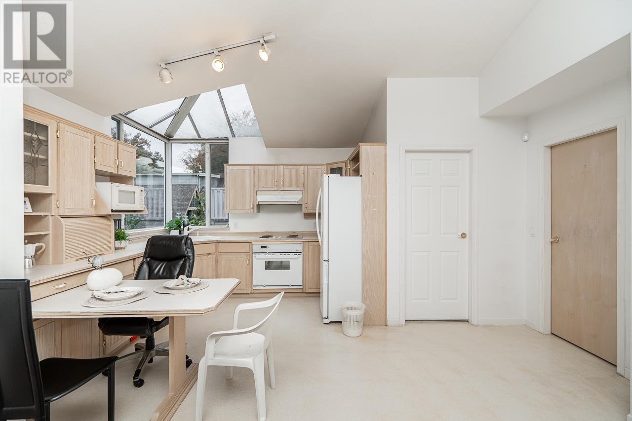 Listing Picture 12 of 38 : 825 W 23RD AVENUE, Vancouver / 溫哥華 - 魯藝地產 Yvonne Lu Group - MLS Medallion Club Member