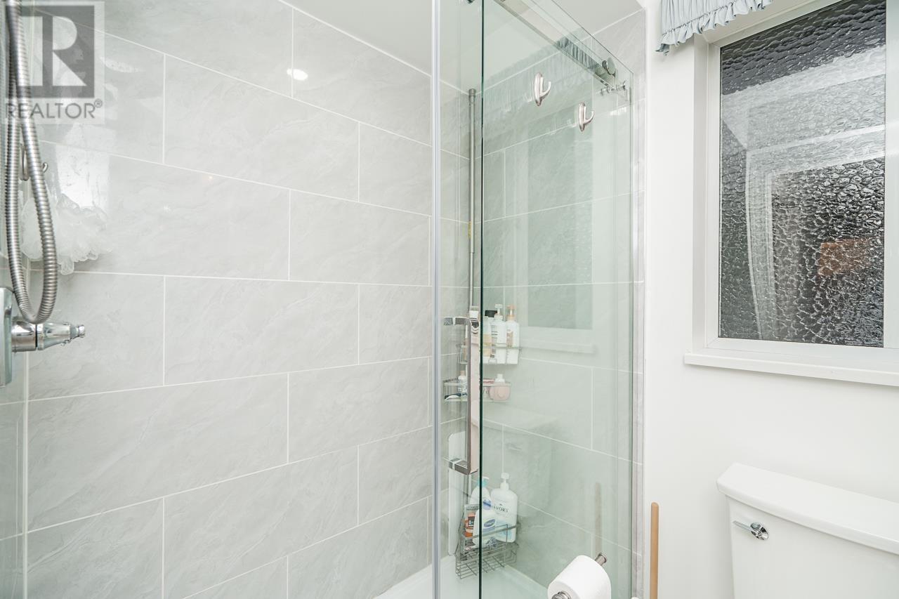 Listing Picture 30 of 38 : 825 W 23RD AVENUE, Vancouver / 溫哥華 - 魯藝地產 Yvonne Lu Group - MLS Medallion Club Member