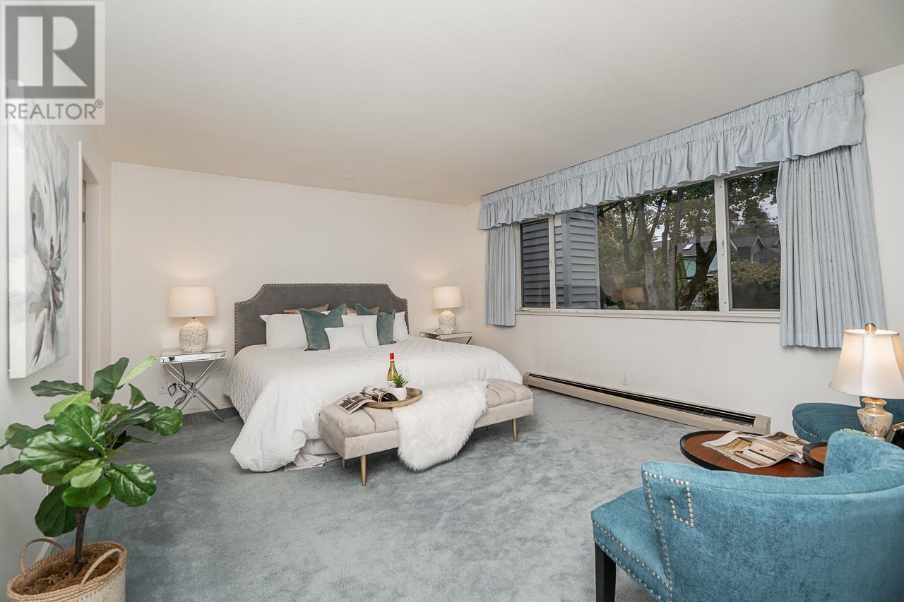 Listing Picture 15 of 38 : 825 W 23RD AVENUE, Vancouver / 溫哥華 - 魯藝地產 Yvonne Lu Group - MLS Medallion Club Member