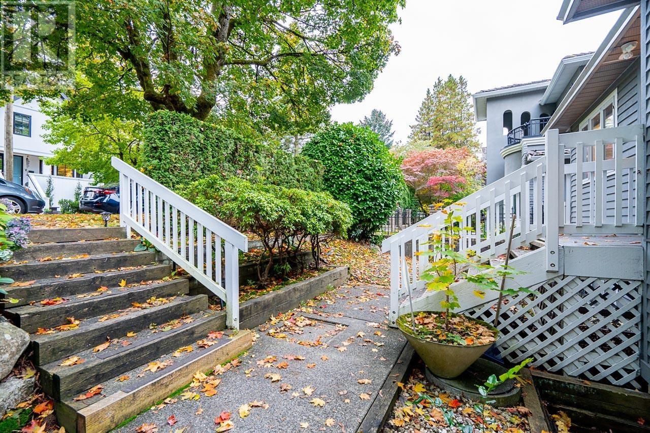 Listing Picture 20 of 38 : 825 W 23RD AVENUE, Vancouver / 溫哥華 - 魯藝地產 Yvonne Lu Group - MLS Medallion Club Member