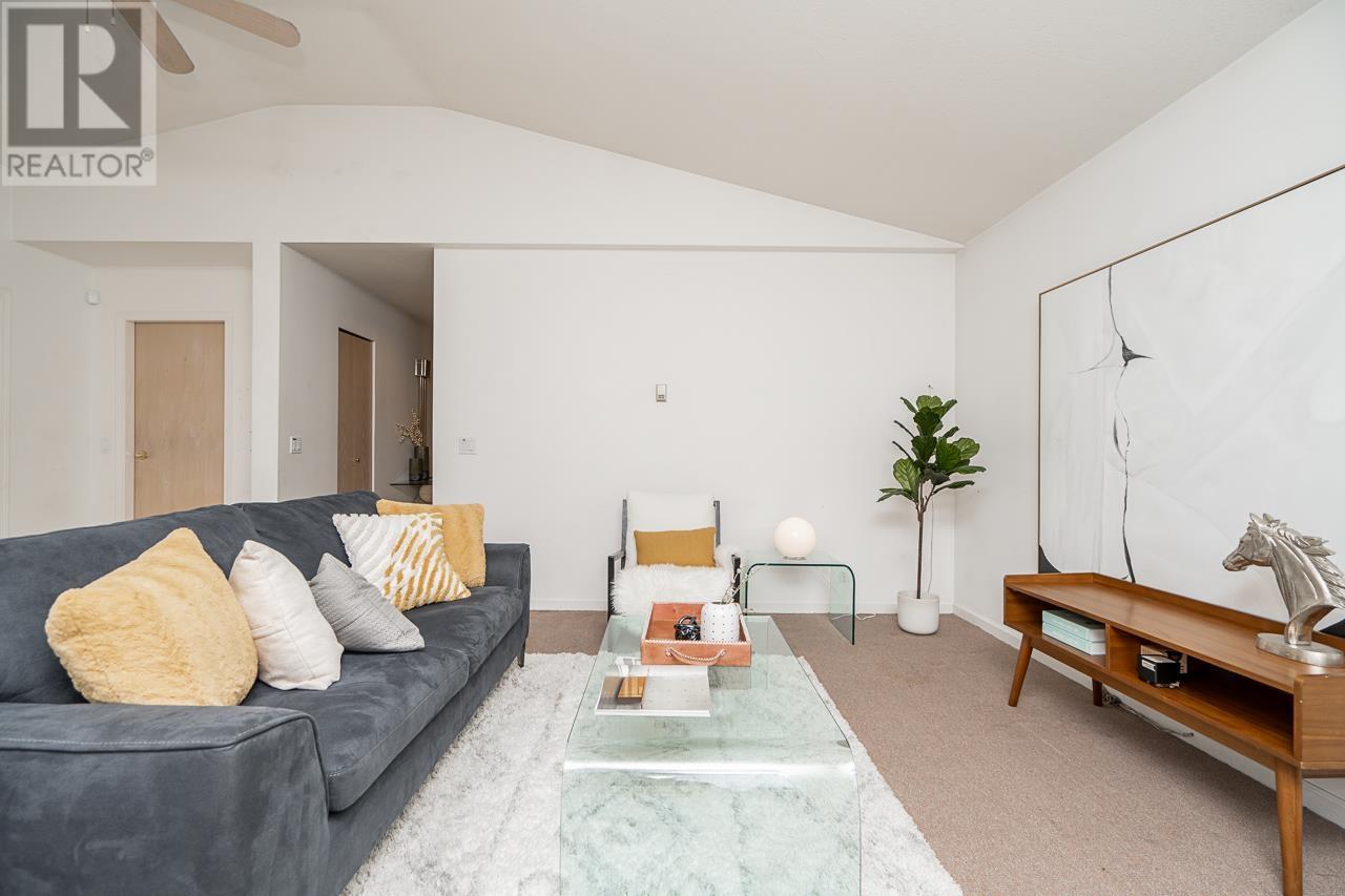 Listing Picture 24 of 38 : 825 W 23RD AVENUE, Vancouver / 溫哥華 - 魯藝地產 Yvonne Lu Group - MLS Medallion Club Member