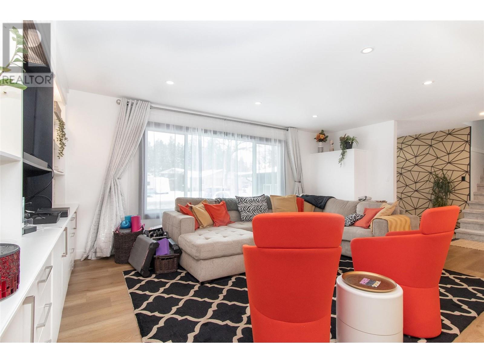 Property at 150 Jupiter Court image 4