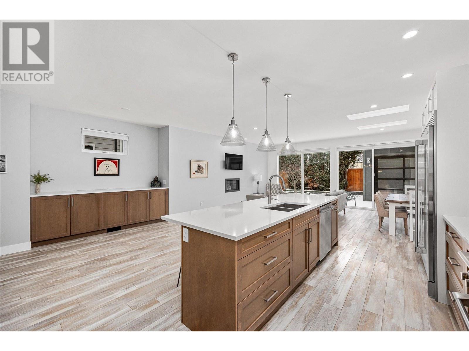 Property at 827 Saucier Avenue image 2