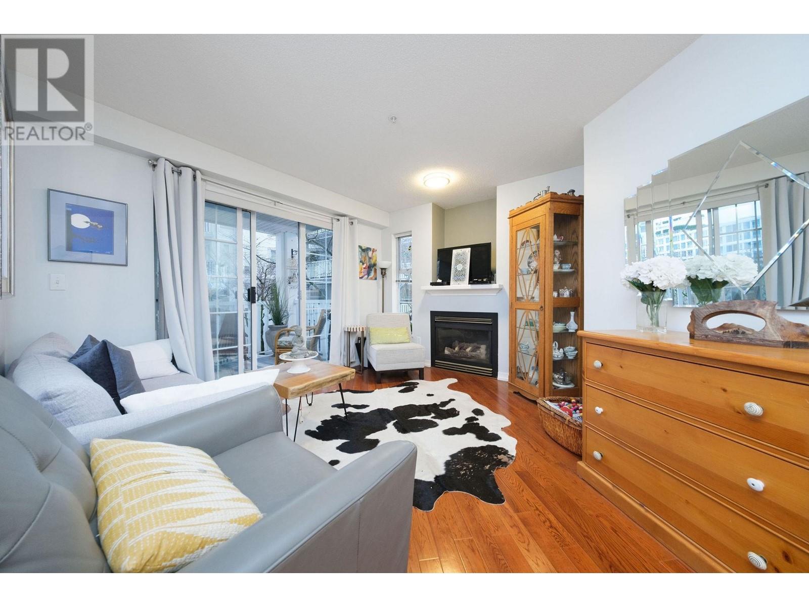 215 147 E 1st Street Street, North Vancouver, British Columbia  V7L 1B2 - Photo 13 - R2974512