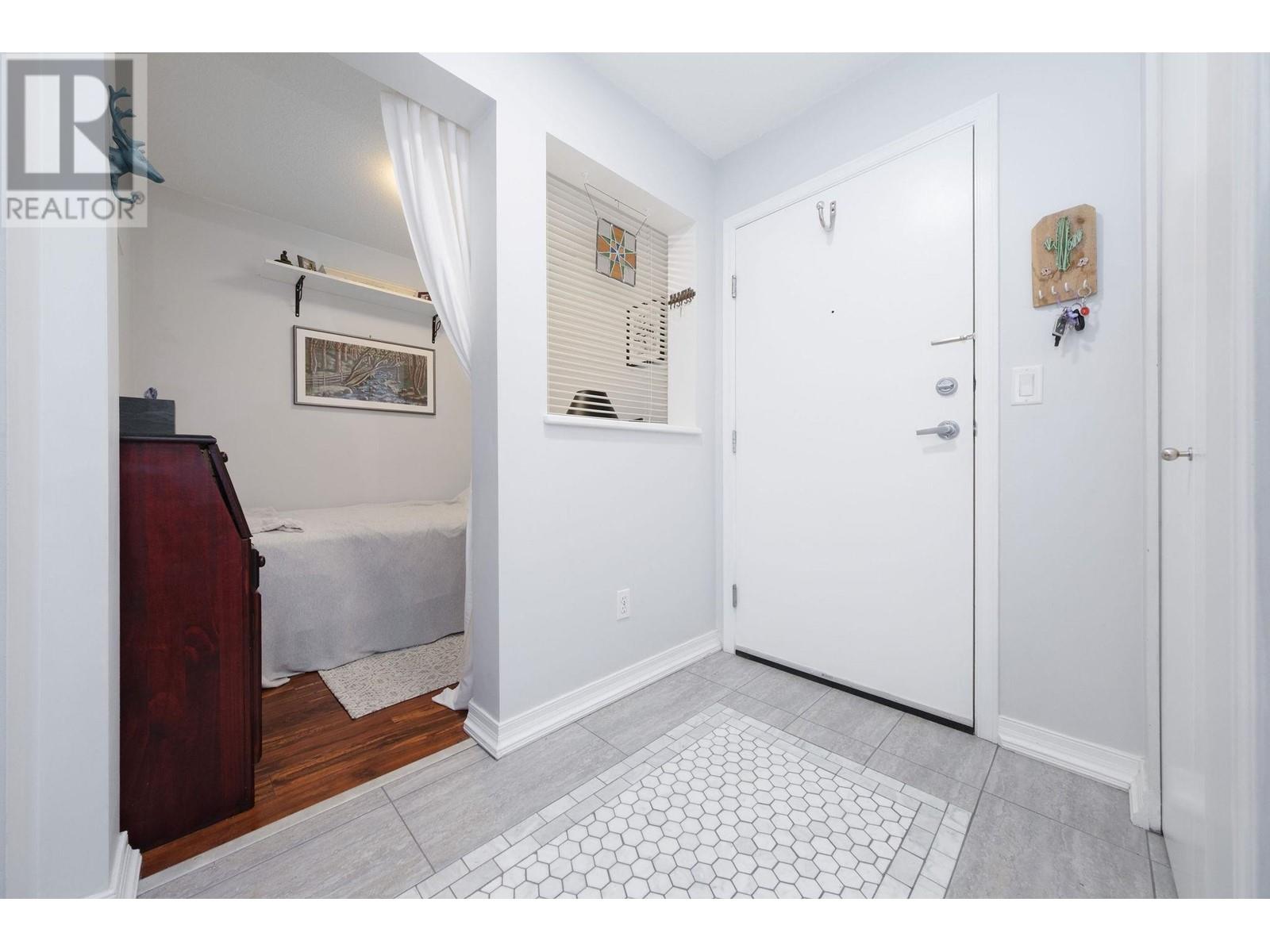 215 147 E 1st Street Street, North Vancouver, British Columbia  V7L 1B2 - Photo 4 - R2974512