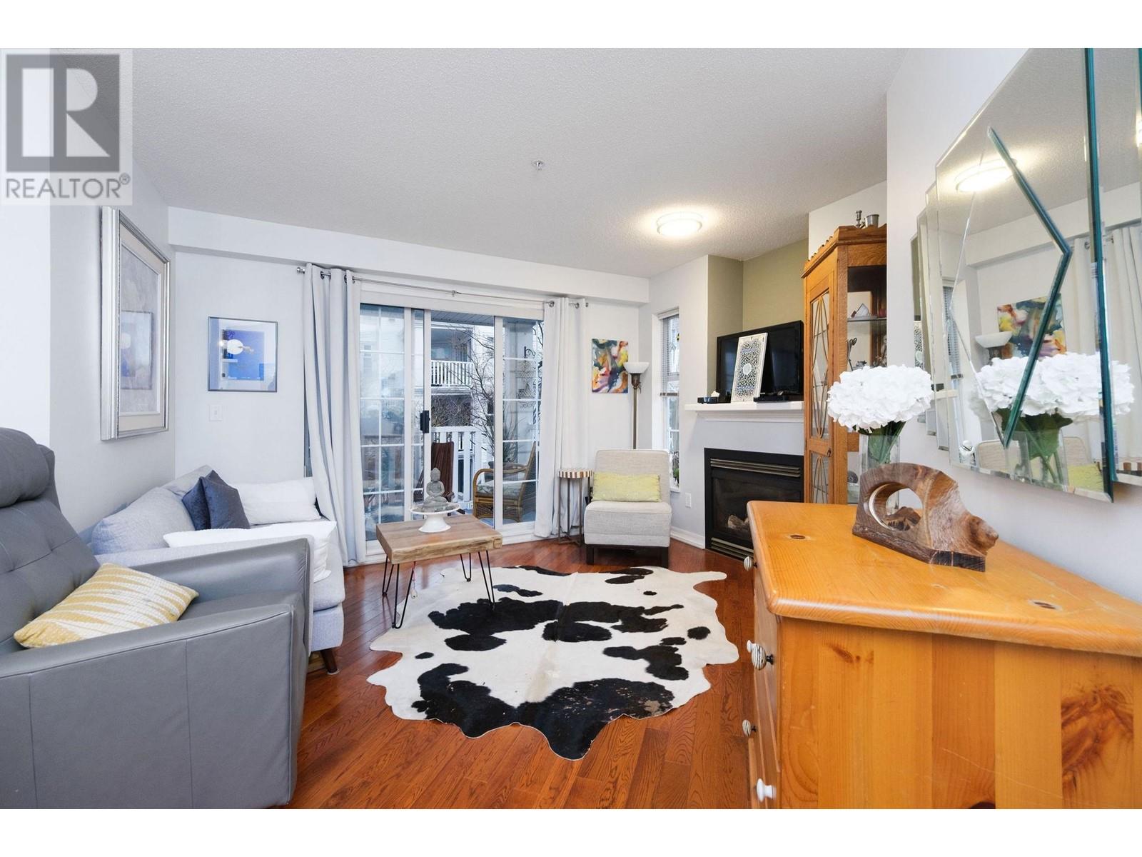 215 147 E 1st Street Street, North Vancouver, British Columbia  V7L 1B2 - Photo 8 - R2974512