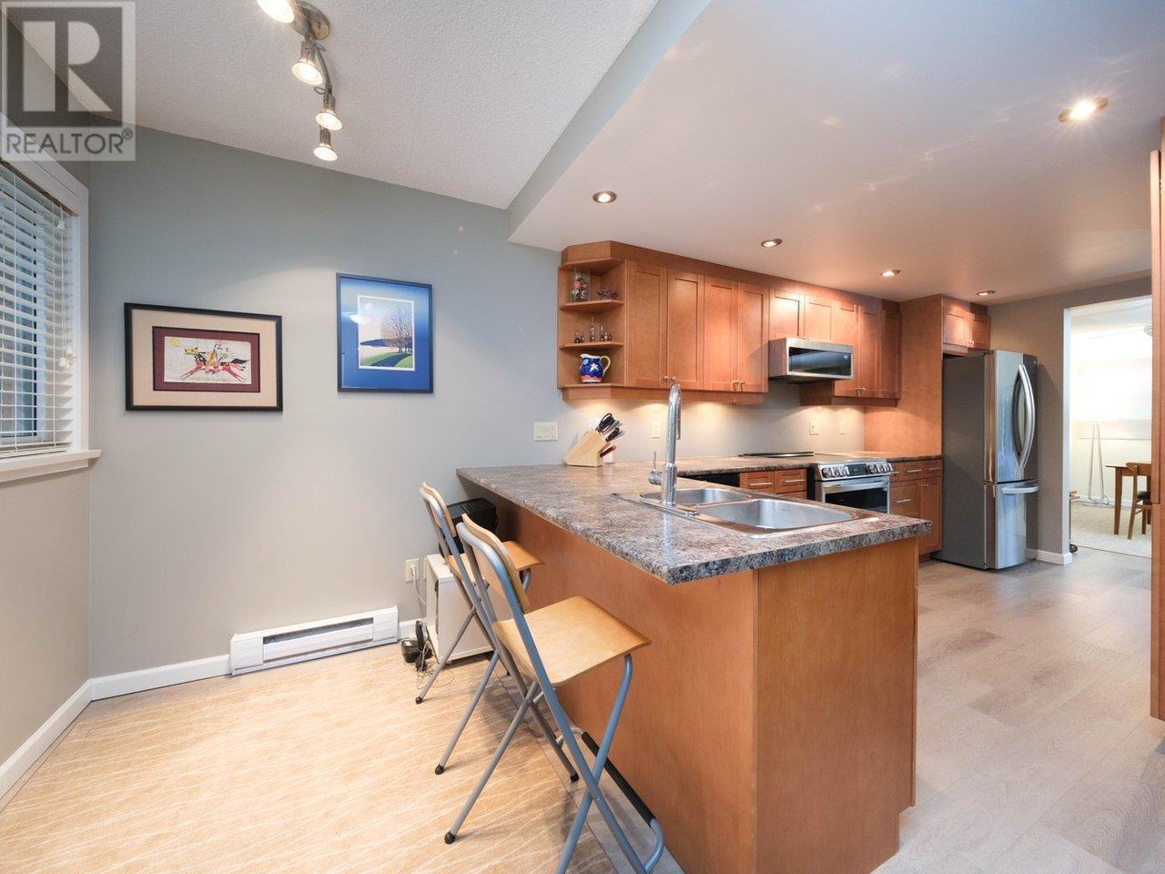 Property at 4 1434 MAHON AVENUE image 2