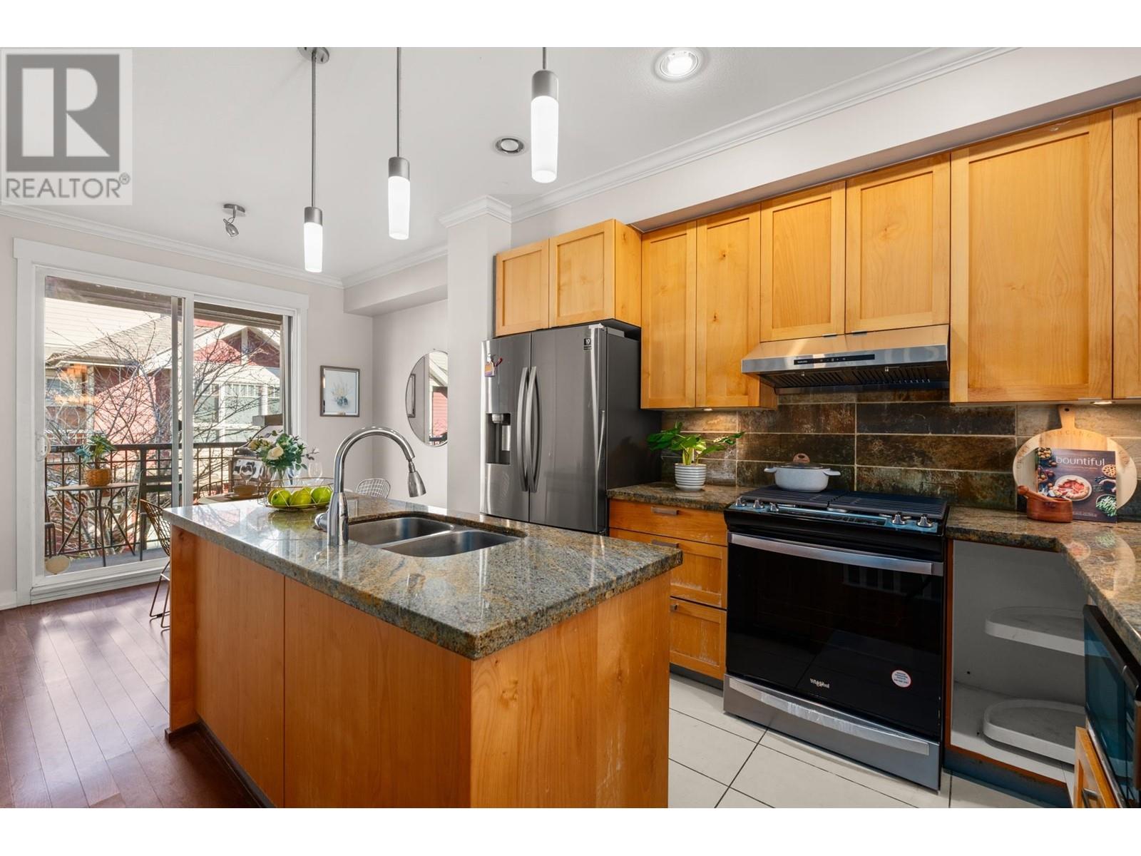 Listing Picture 13 of 36 : 7 6188 BIRCH STREET, Richmond / 烈治文 - 魯藝地產 Yvonne Lu Group - MLS Medallion Club Member