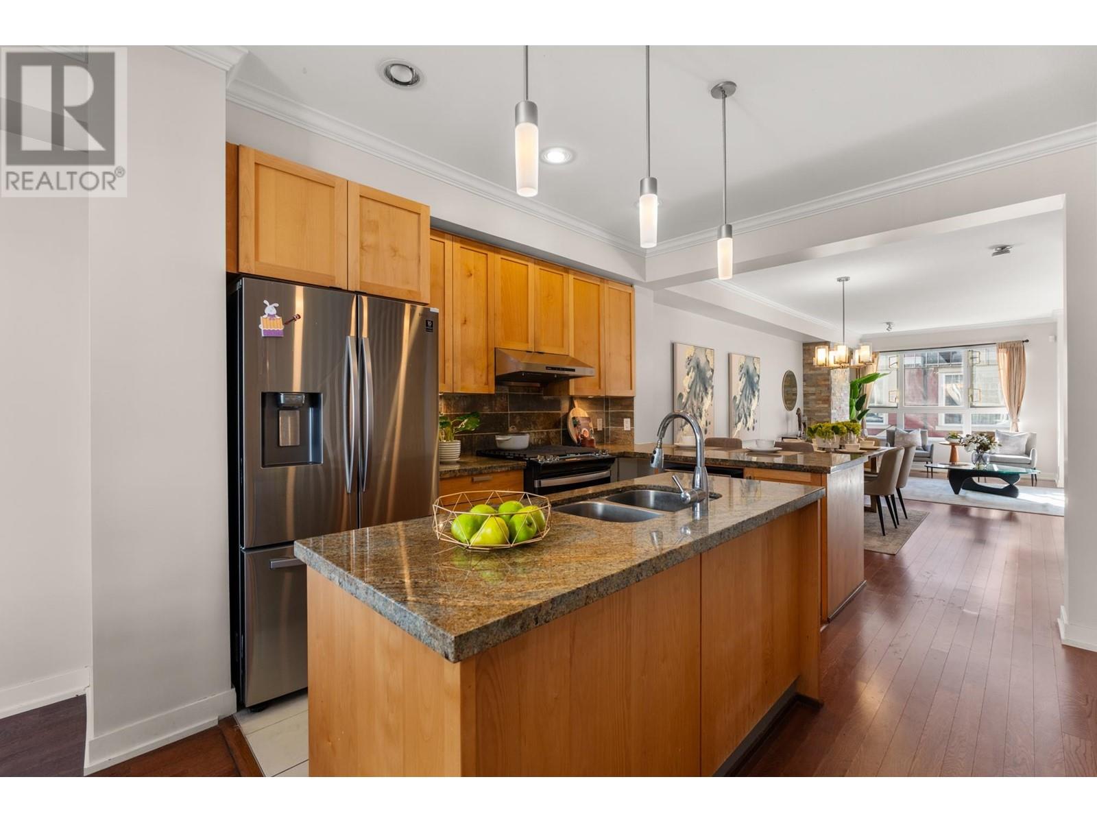 Listing Picture 14 of 36 : 7 6188 BIRCH STREET, Richmond / 烈治文 - 魯藝地產 Yvonne Lu Group - MLS Medallion Club Member