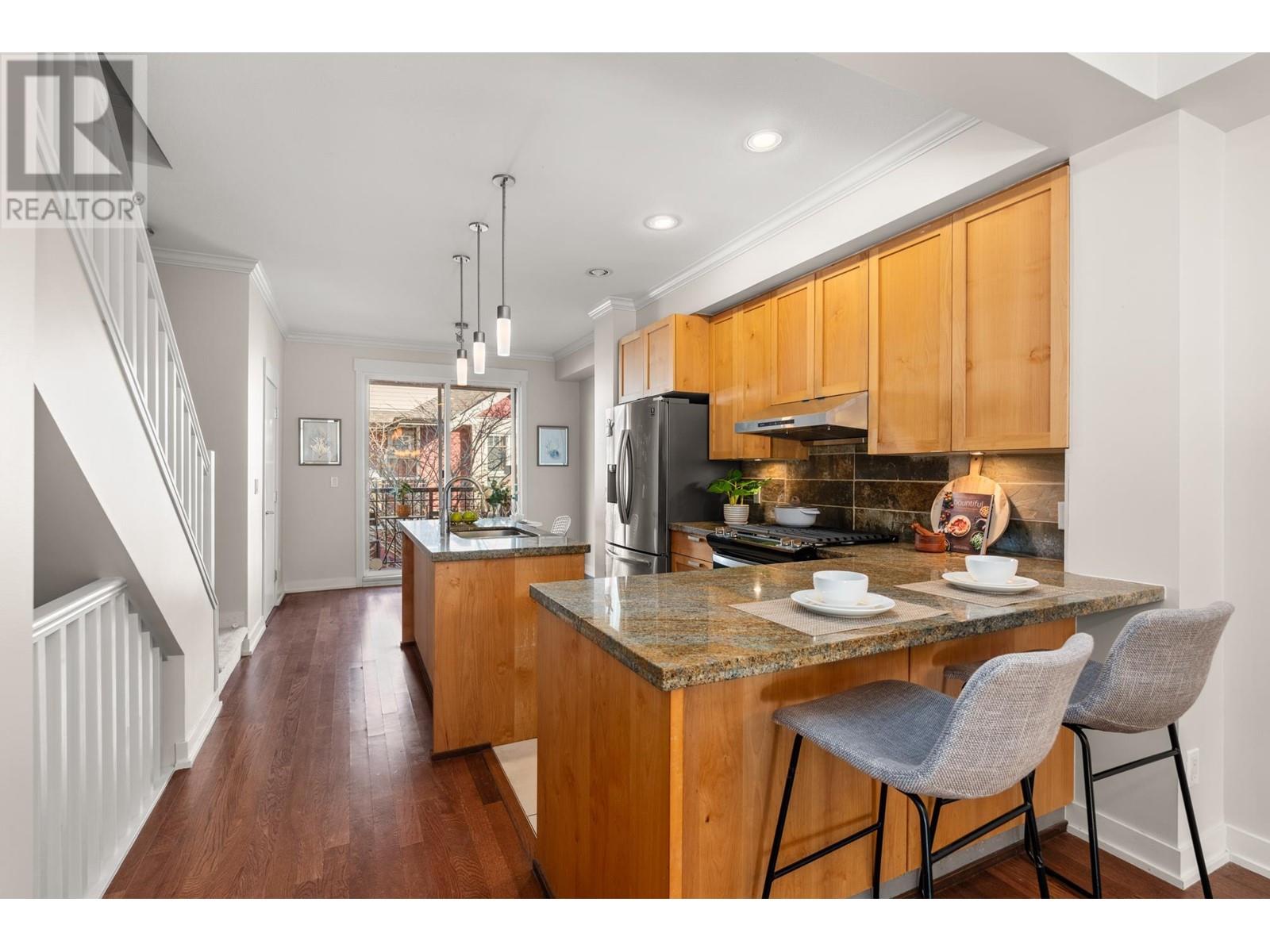 Listing Picture 10 of 36 : 7 6188 BIRCH STREET, Richmond / 烈治文 - 魯藝地產 Yvonne Lu Group - MLS Medallion Club Member