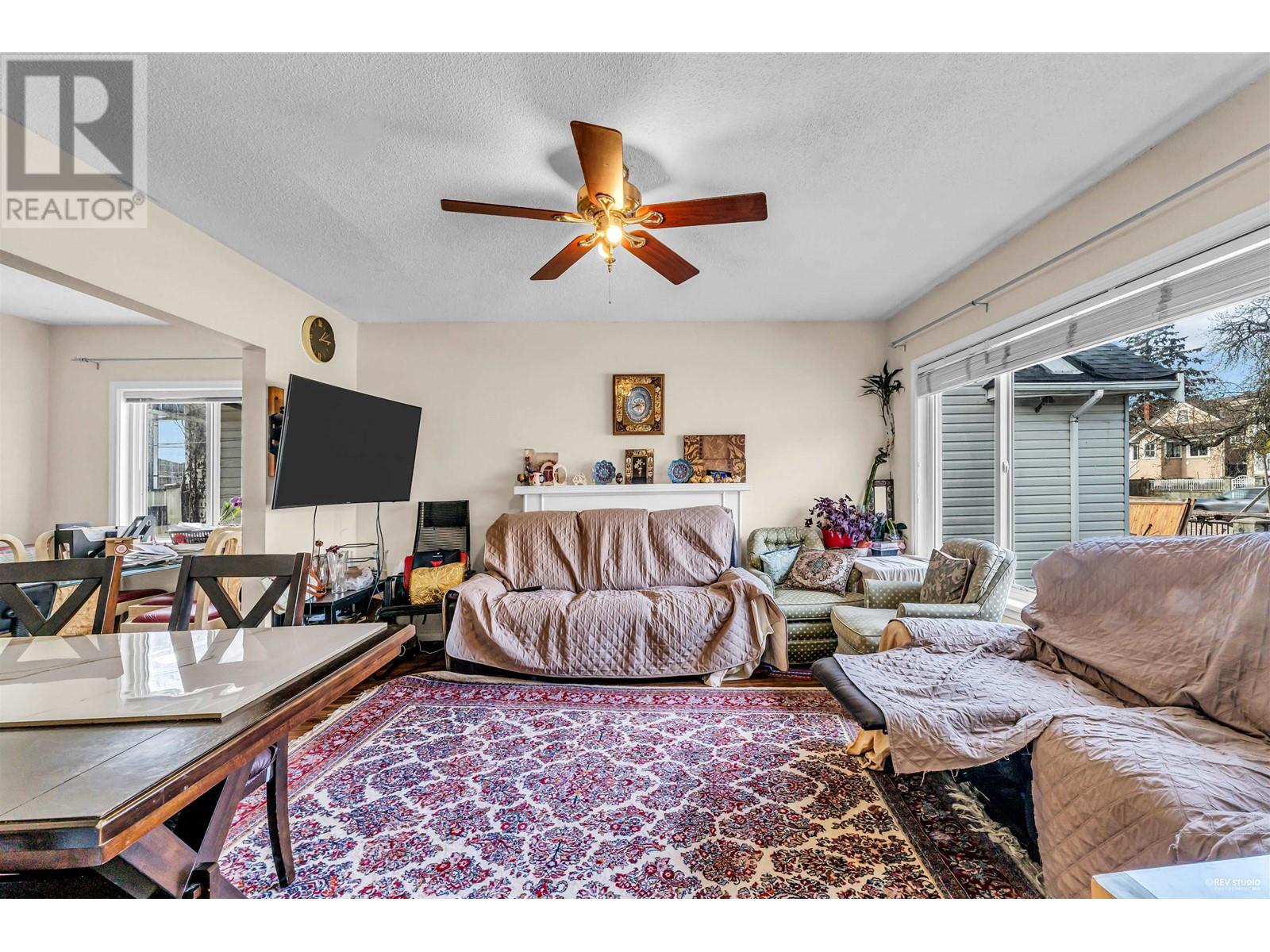 Listing Picture 10 of 23 : 986 E 57TH AVENUE, Vancouver / 溫哥華 - 魯藝地產 Yvonne Lu Group - MLS Medallion Club Member