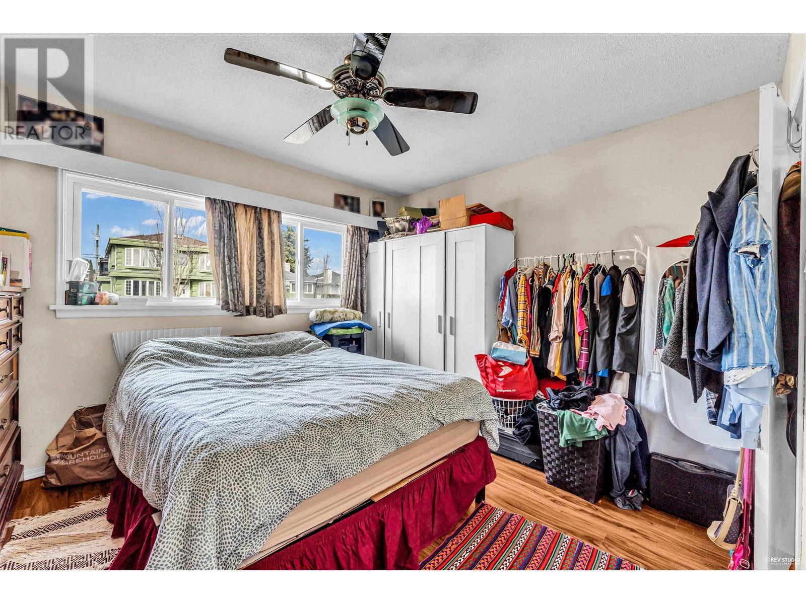 Listing Picture 13 of 23 : 986 E 57TH AVENUE, Vancouver / 溫哥華 - 魯藝地產 Yvonne Lu Group - MLS Medallion Club Member